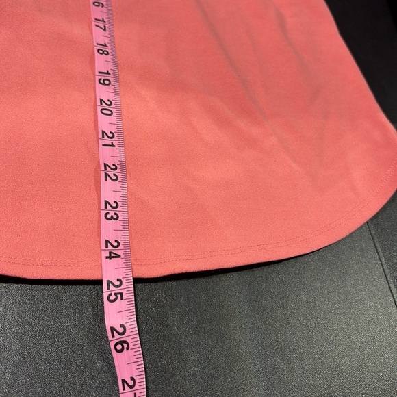 7th Ave. NY&Co. Puff/Sheer Short sleeve, mandarin collar V-neck,graduated front - Picture 8 of 10